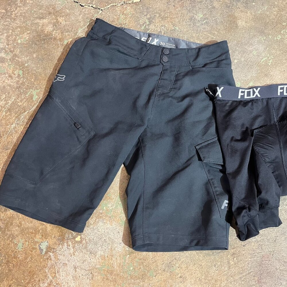 Nice Fox bike racing shorts, charcoal gray, with padded under shorts, sz 30